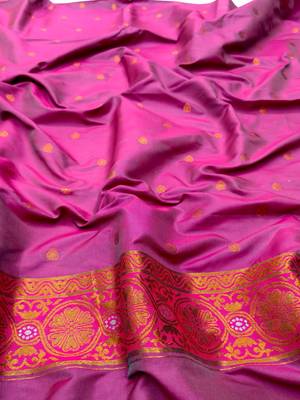 Rama zari woven silk blend saree with blouse piece 4