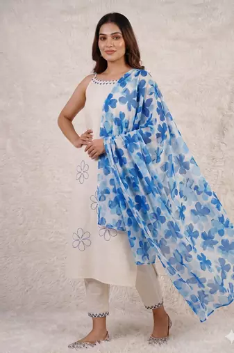 Women   s off-white straight cotton kurta pant set with floral organza dupatta set