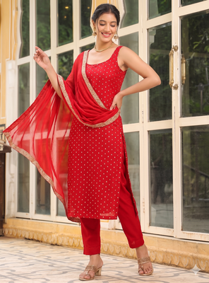 Womens  red embroidered kurti with matching bottom set 3