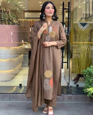 Women brown geometric embroidered straight kurta with pants and dupatta set 1