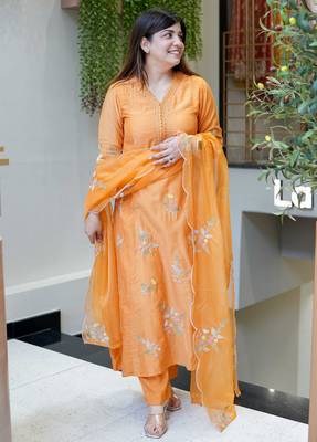 Orange color muslin stylish partywear readymade kurta set with dupatta 2