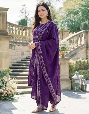 Voilet color muslin stylish partywear readymade kurta set with dupatta 4