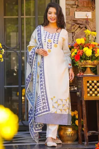 Off white color muslin stylish partywear readymade kurta set with dupatta