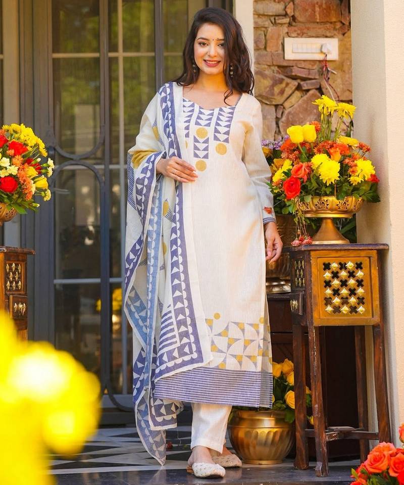 Off white color muslin stylish partywear readymade kurta set with dupatta