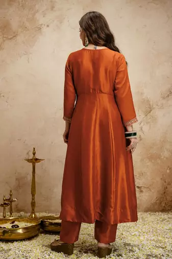Red color vichitra silk partywear readymade salwar kameez for graceful looks