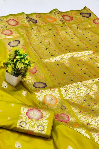Lime zari woven silk blend saree with blouse piece