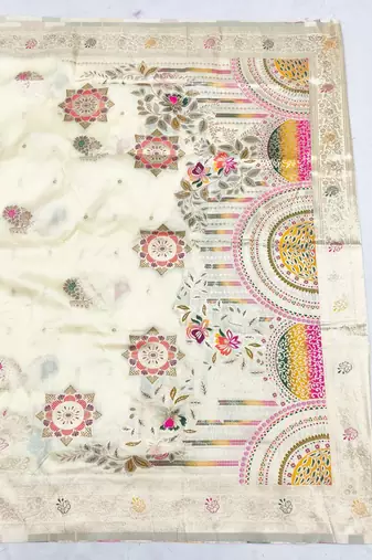 Cream zari woven silk blend saree with blouse piece