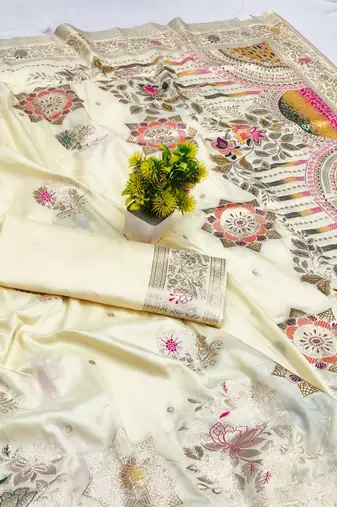 Cream zari woven silk blend saree with blouse piece