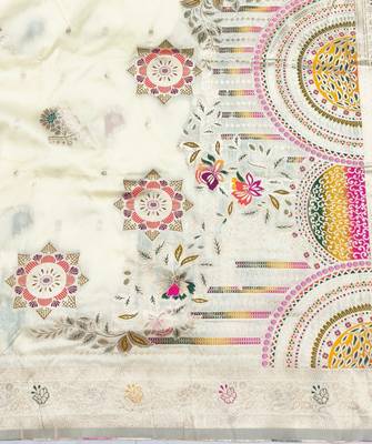 Cream zari woven silk blend saree with blouse piece 5