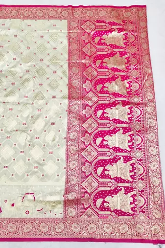 Cream zari woven silk blend saree with blouse piece