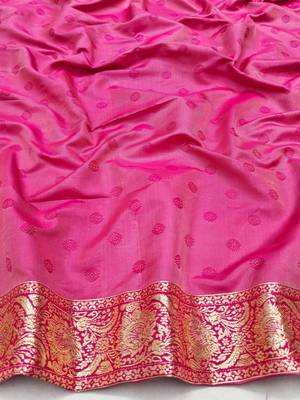Cream zari woven silk blend saree with blouse piece 4