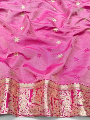 Cream zari woven silk blend saree with blouse piece 4