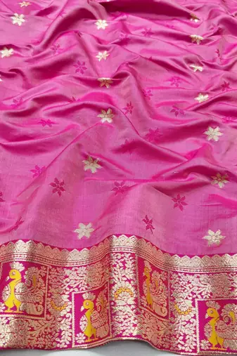 Gold zari woven silk blend saree with blouse piece