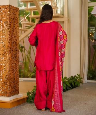 Pink color stylish and partywear silk crepe beautiful partywear dress 2