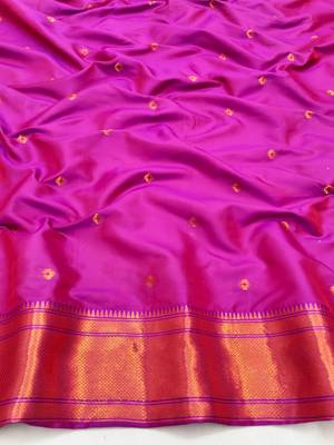 Mehendi zari woven paithani silk blend saree with blouse piece 4