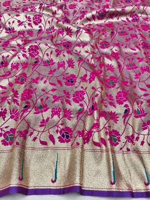 Lavender zari woven paithani silk blend saree with blouse piece 4