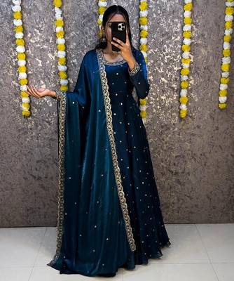Women's latest designer embroidery anarkali gown with dupatta set 3