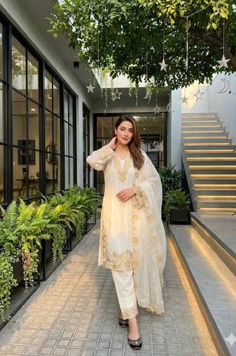 White georgette  party wear embroidery  suit set