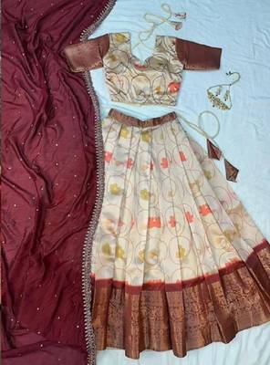 Womens Designer Floral Lehenga Choli Set with Contrast Border and Dupatta Set 3