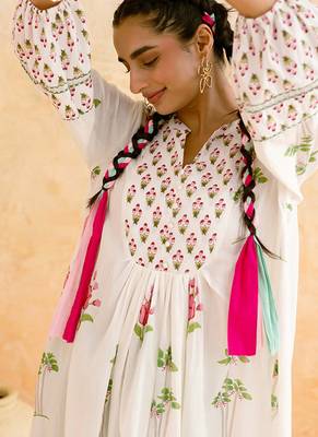 White floral printed cotton kurta set 2