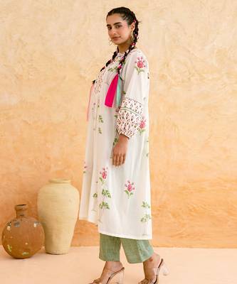 White floral printed cotton kurta set 4