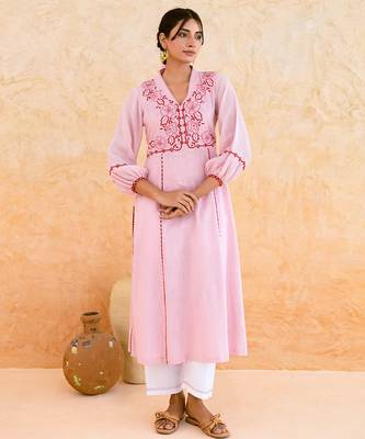 Baby pink embroidered cotton kurta set 4