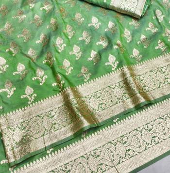 Green zari woven silk blend saree with blouse piece 3
