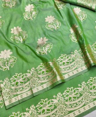 Green zari woven silk blend saree with blouse piece 3