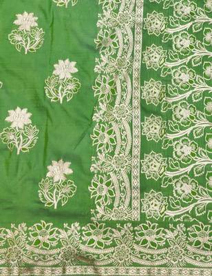 Green zari woven silk blend saree with blouse piece 5