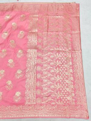 Pink zari woven silk blend saree with blouse piece 2