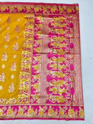 Gold zari woven silk blend saree with blouse piece 2