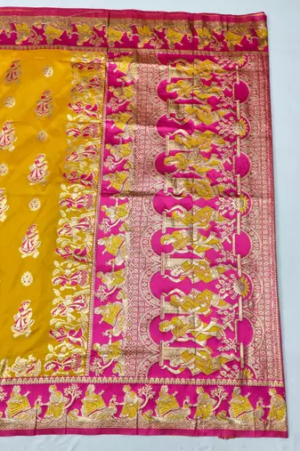 Gold zari woven silk blend saree with blouse piece