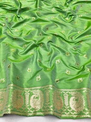 Green zari woven silk blend saree with blouse piece 4