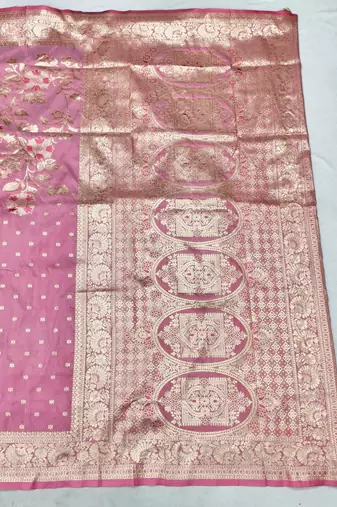Pink zari woven silk blend saree with blouse piece