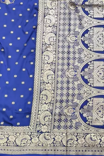Navy blue zari woven silk blend saree with blouse piece