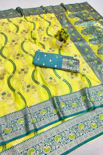 Lime zari woven leheria silk blend saree with blouse piece