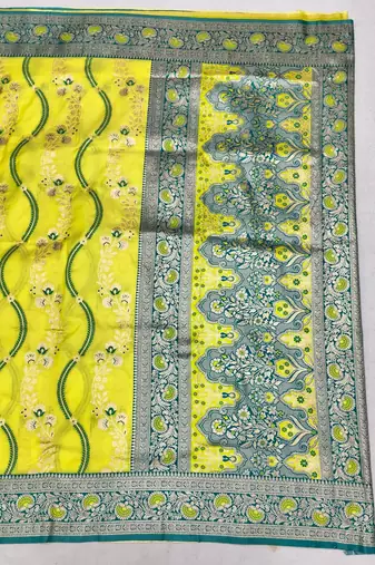 Lime zari woven leheria silk blend saree with blouse piece