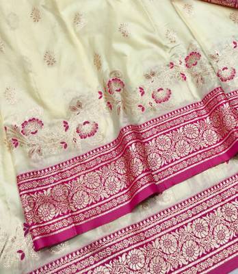 Cream zari woven silk blend saree with blouse piece 3