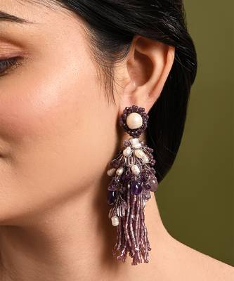 Luxury wine and pearl long earrings 1