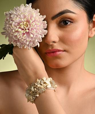 White floral long bracelet 2
