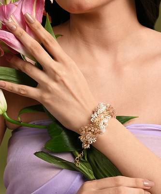 Gold plated pearl peach stone floral bracelet 2