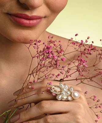 White stones pearl drop adjustable finger ring 1
