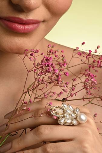 White stones pearl drop adjustable finger ring