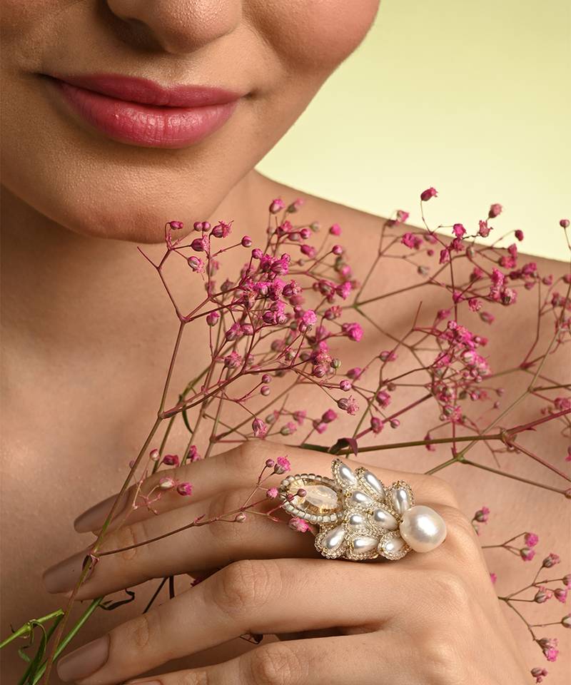 White stones pearl drop adjustable finger ring