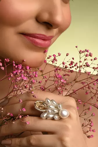 White stones pearl drop adjustable finger ring