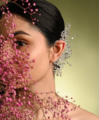 Silver crystal stones earcuff 2