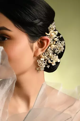 Crystal ivory shell earcuff