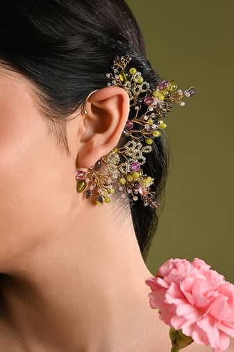 Multicolour stones crystal earcuff