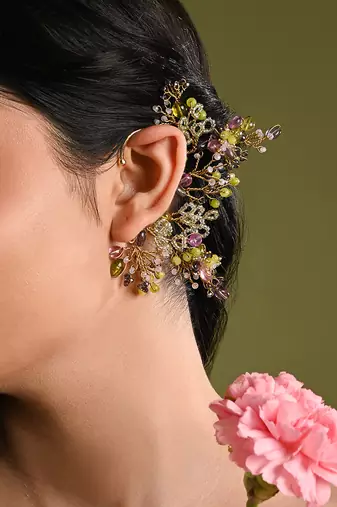 Multicolour stones crystal earcuff