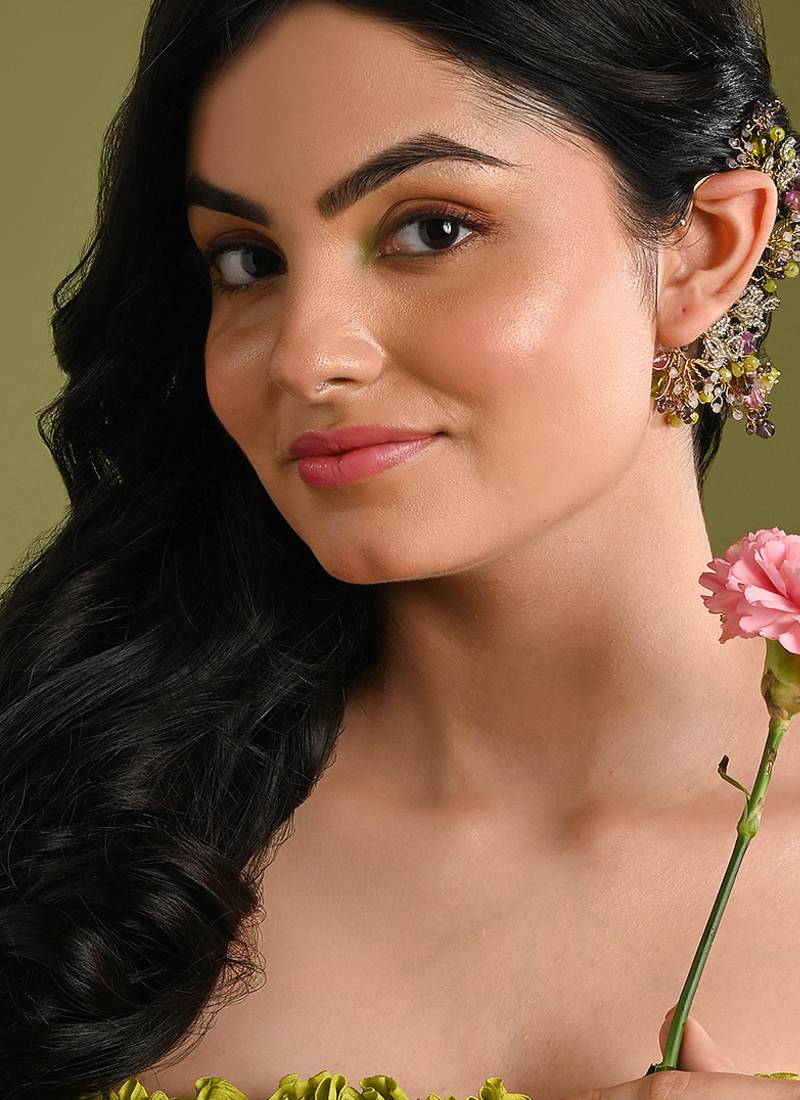 Multicolour stones crystal earcuff